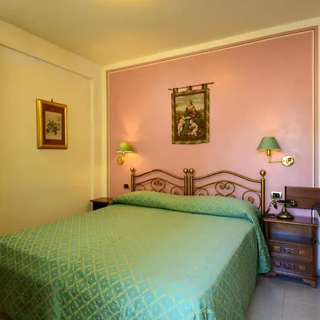 Hotel Campiglione 3*
